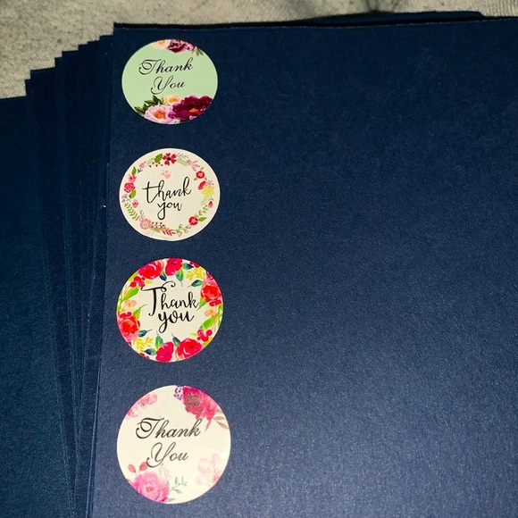 Thank You Sticker Labels 500 labels on roll. 1” Round NWT 4 Floral designs - Picture 2 of 6